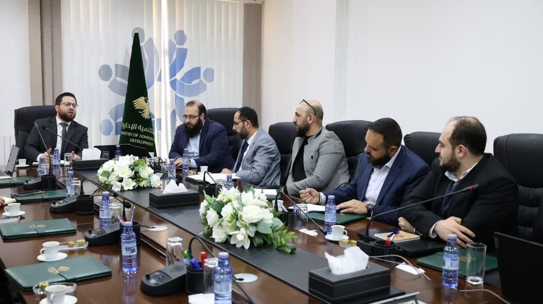 جتماع برئاسة وزير التنمية الإدارية لبحث تطوير الموقع الإلكتروني ومنصة التوظيف والتحضير لمشاركة الوزارة في معرض "سيريا هايتك"