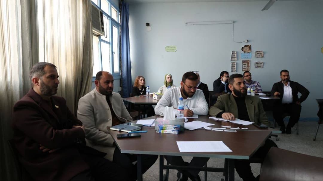 تعزيزاً لمبادئ الإدارة الحديثة.. مديرية التنمية الإدارية في حماة تنظّم دورة تدريبية بعنوان "أساسيات الإدارة الحديثة"